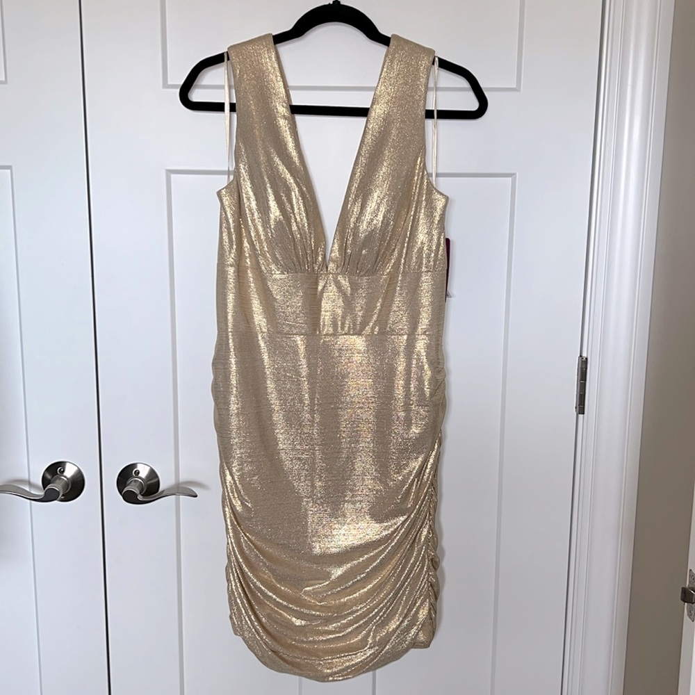 NWT Abby Paris 94113 - Light Gold